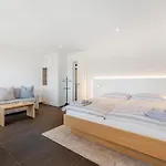 וילה Girandola With Private, Heated Pool לוגאנו